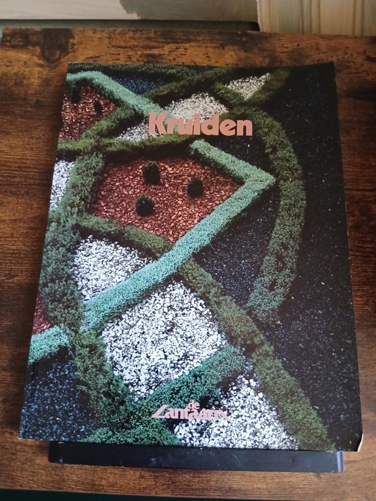 Kruiden: Een Geïllustreerde Kruidenencyclopedie, Boeken, Ophalen of Verzenden, Gelezen, Onbekend, Tuinieren en Tuinplanten