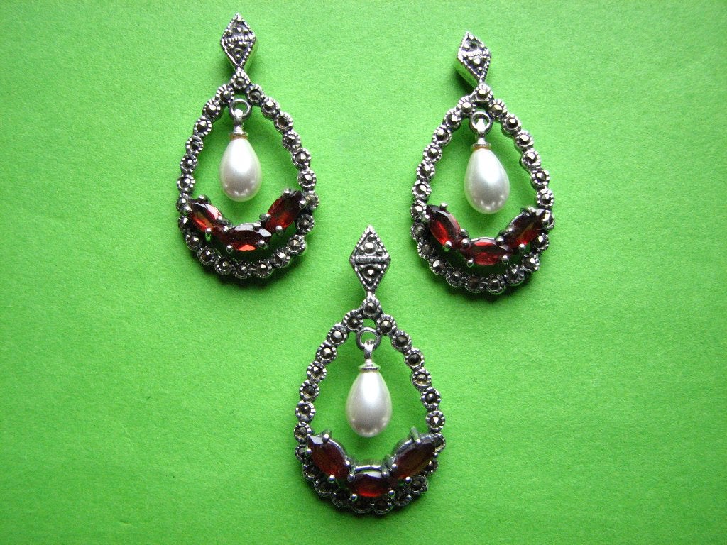 Prachtige Zilveren Set met Granaten, Parels en Markasietje, Verzenden, Zilver, Oorbellen, Met edelsteen