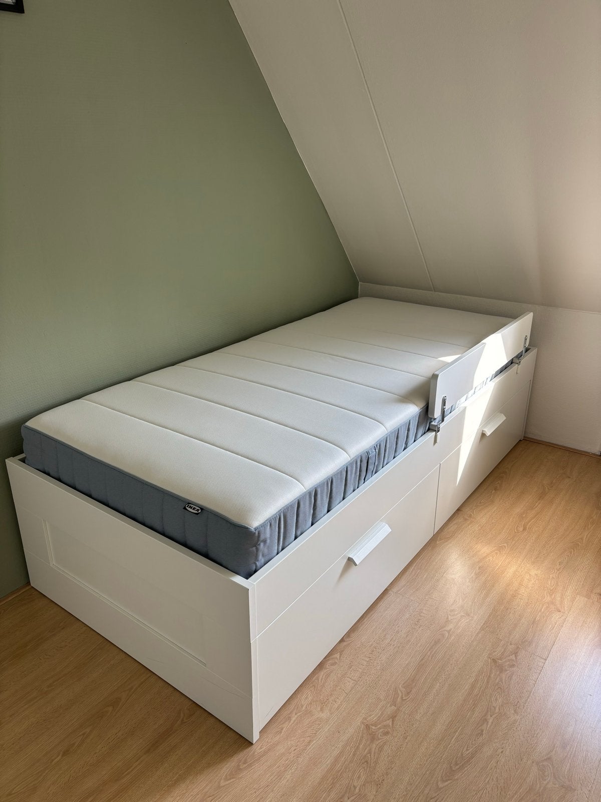 IKEA bedbank met 2 lades, hekje en matras, Ophalen, 90 cm, Wit, Tweepersoons