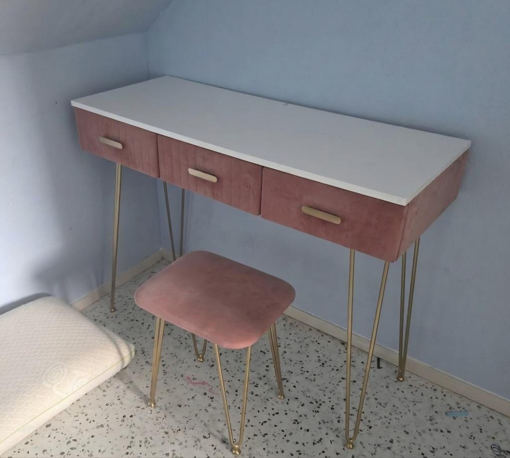 Roze fluwelen kaptafel met krukje, Huis en Inrichting, Tafels | Kaptafels, Overige materialen, Gebruikt, 100 tot 150 cm, 100 tot 150 cm