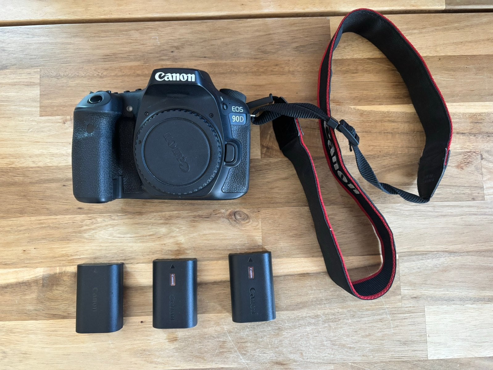 Canon 90D + 2 extra lp-e6nh batterijen, Ophalen, Bluetooth, Canon, Zo goed als nieuw