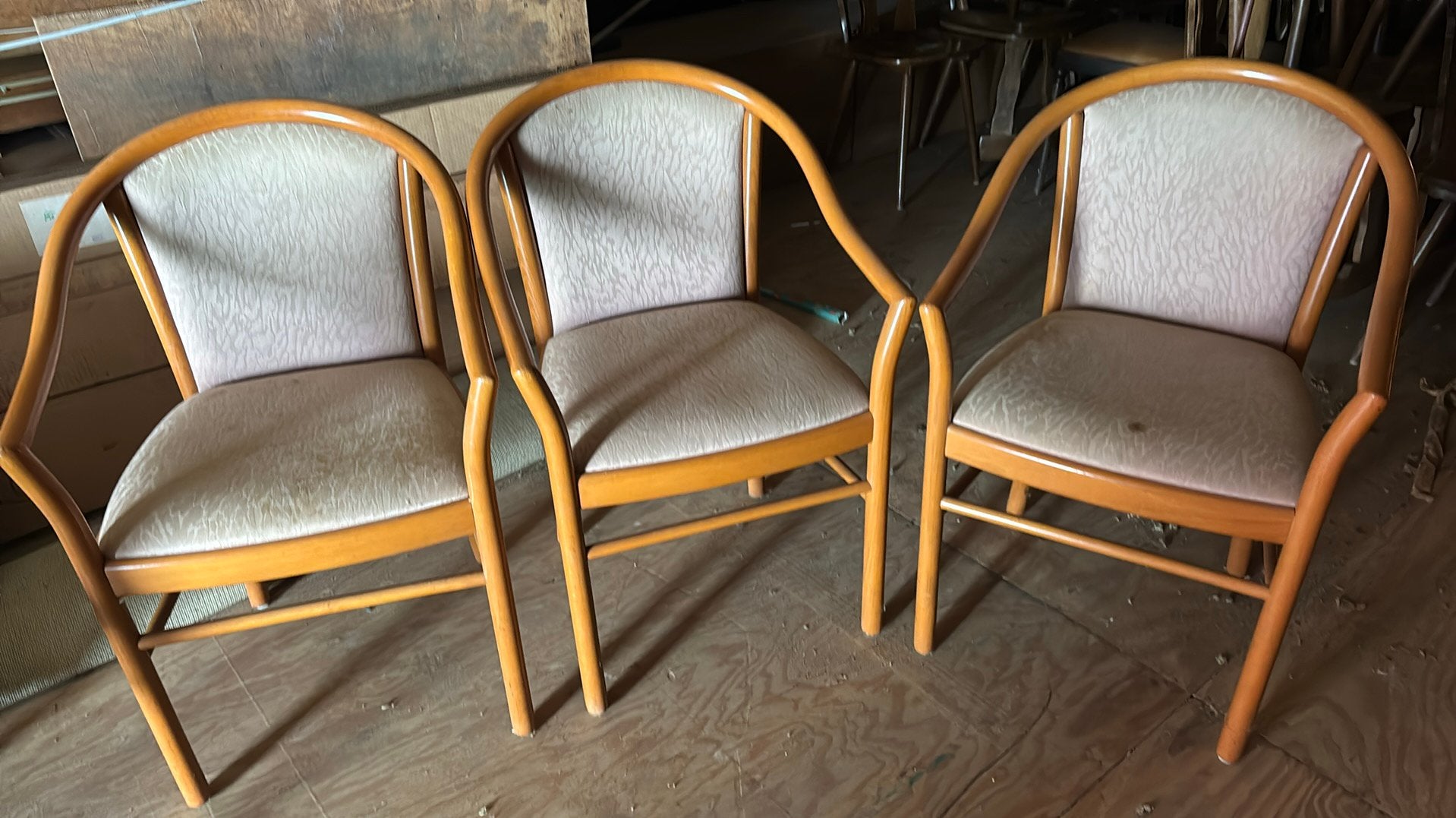 3 stoelen ,samen voor, Ophalen