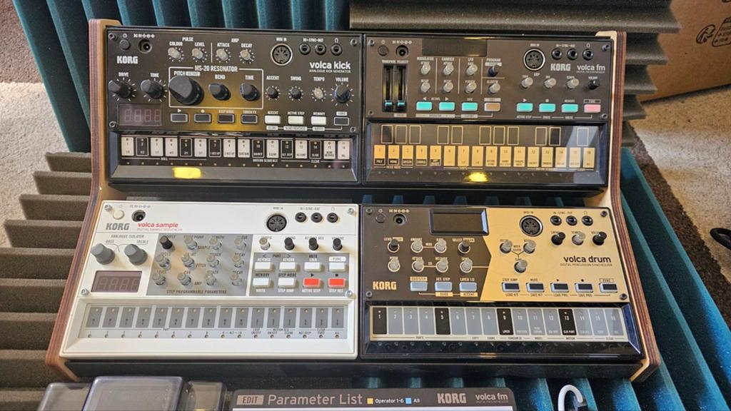 Korg Volca Set: Kick, Drum, FM, Sample met Sequenz Rack, Korg, Zo goed als nieuw, Met midi-aansluiting, Overige aantallen