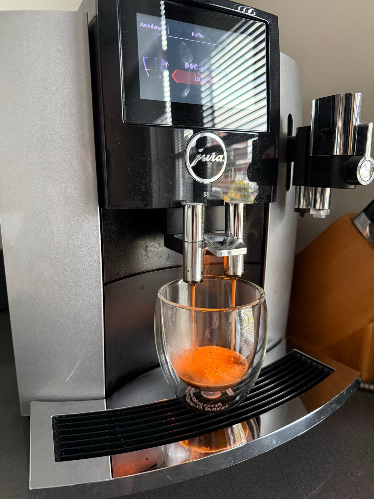 Jura S8 (EA) Koffiemachine met glazen melkkan en accessoires, Ophalen, Afneembaar waterreservoir, 10 kopjes of meer, Koffiemachine