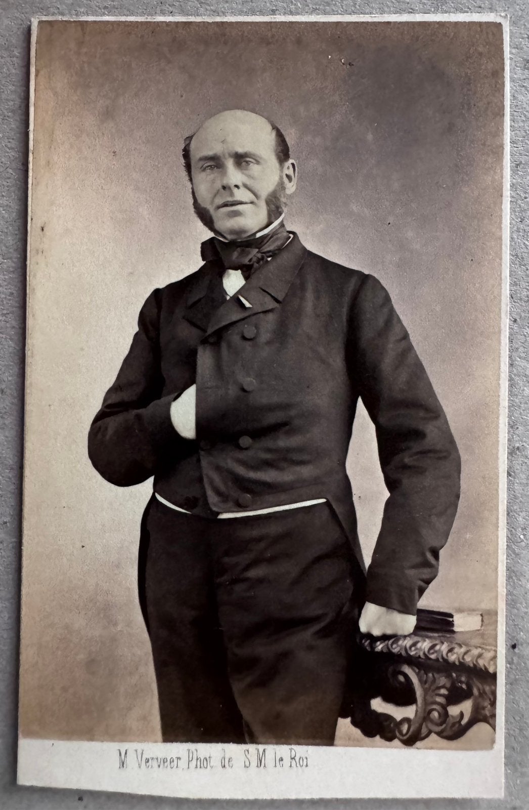 CDV M. Verveer La Haye ca 1870 | Heer in Napoleontische pose, Gebruikt, Foto, Klederdracht, Ophalen of Verzenden