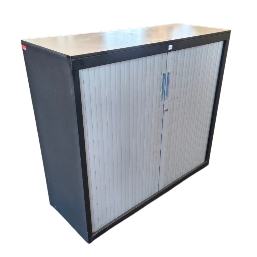 Roldeurkast Zwart Grijs Lichtgrijs Trespa 105 x 120 x 45, 100 tot 150 cm, 100 tot 150 cm, Ophalen of Verzenden, Meerdere deuren