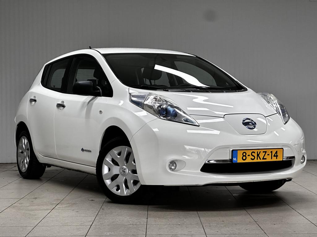 Nissan Leaf Visia 24 kWh/ LED Dagrijverl/ Clima/ Cruise/ Ele, Auto's, Gebruikt, Wit, Origineel Nederlands, 1405 kg