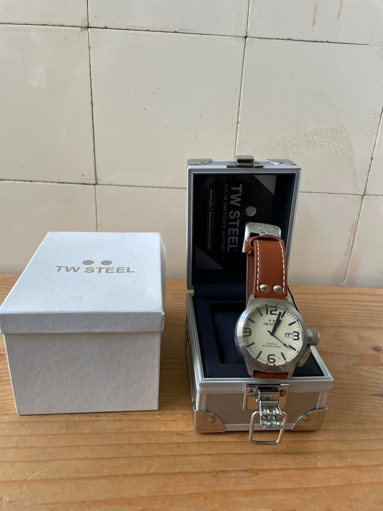 TW steel horloge , in opbergbox, Ophalen of Verzenden, Staal, Polshorloge, Overige merken