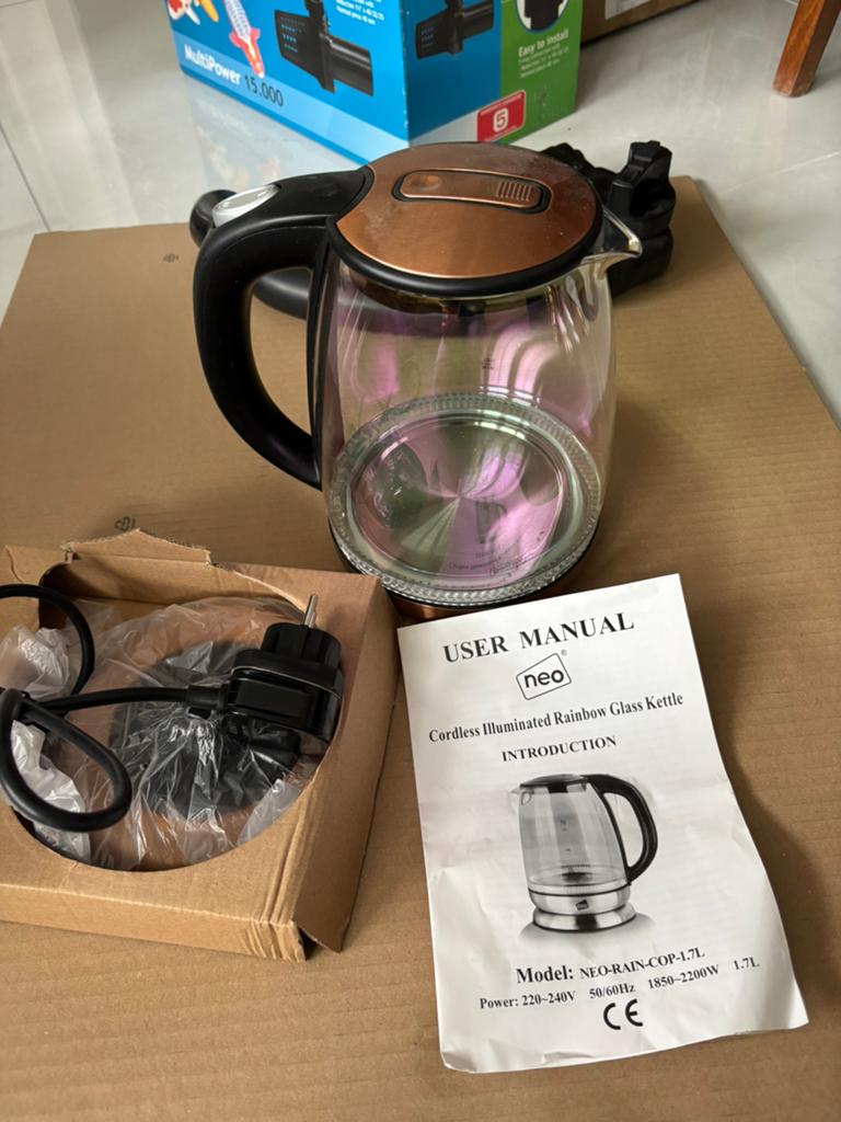 Niewe waterkoker rosegoud met led licht, 1 tot 2 liter, Ophalen, Nieuw, Draadloos