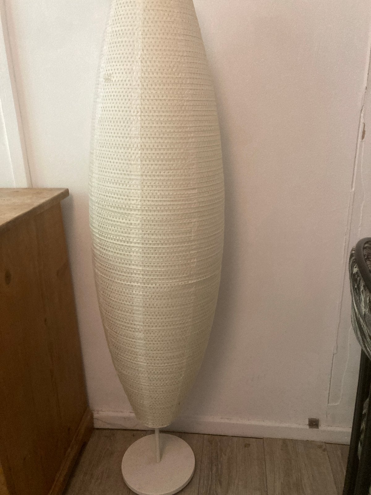 Ikea papieren vloerlamp, werkt perfect, 130 cm hoog, Huis en Inrichting, Lampen | Vloerlampen, Ophalen, Gebruikt, Overige materialen