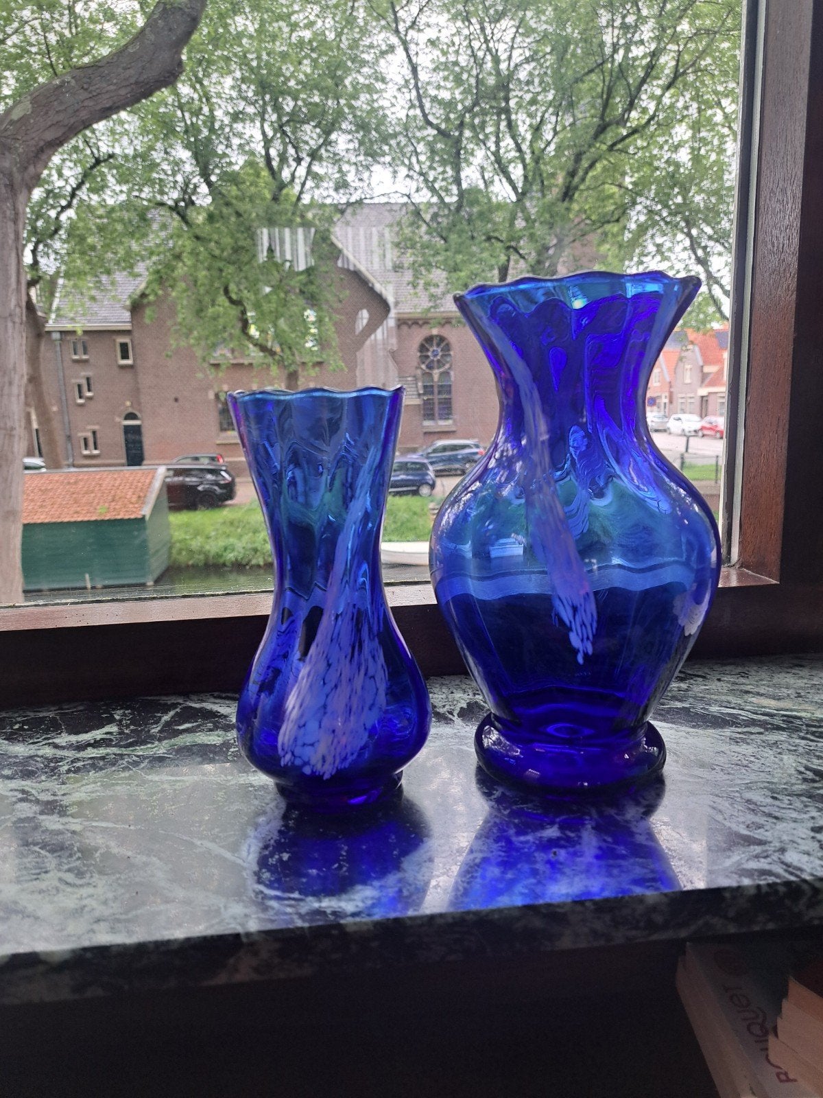 2 kobalt blauwe vazen, Ophalen of Verzenden