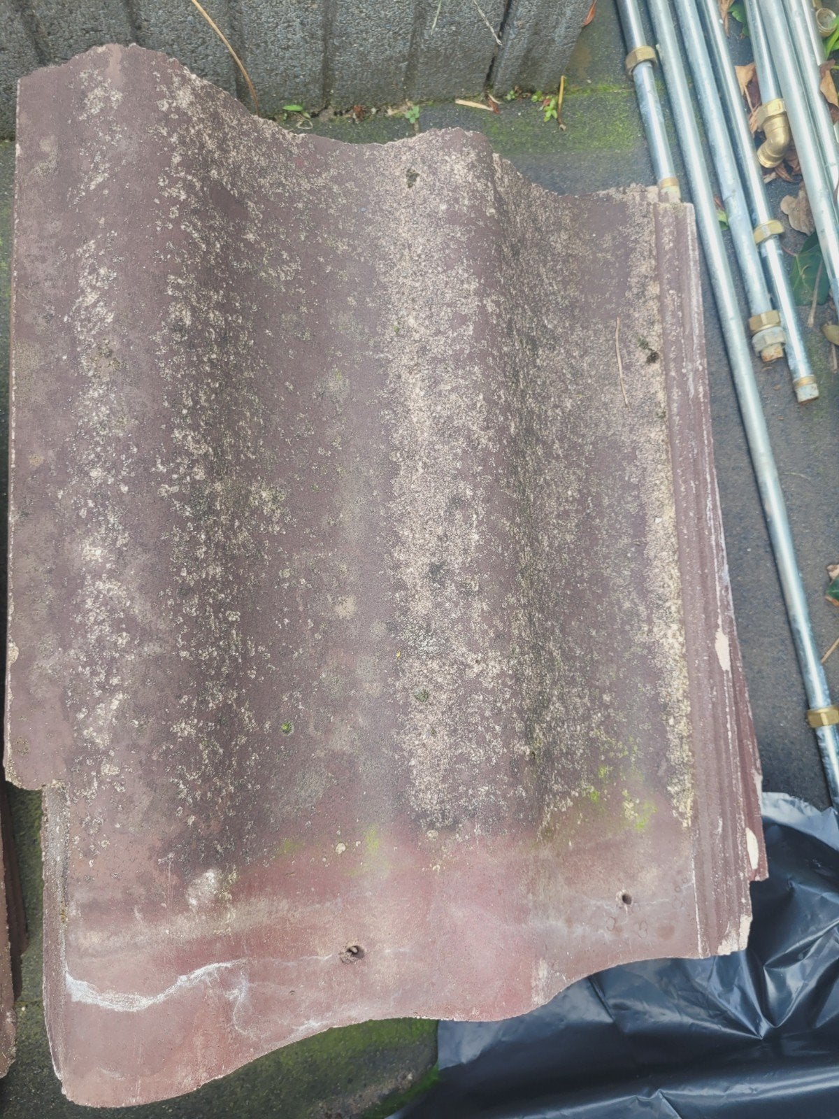 7 Teeuwen Gevelpannen Herfstbruin (1 met hoekje eruit), Doe-het-zelf en Verbouw, Ophalen, Gebruikt, 15 m² of meer, Dakpannen