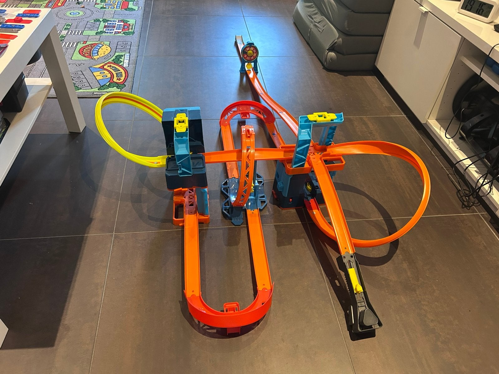 Hot wheels baan met TRACKBUILDER UNLIMITED ULTRA BOOST, Racebaan, Ophalen of Verzenden, Zo goed als nieuw, Met looping