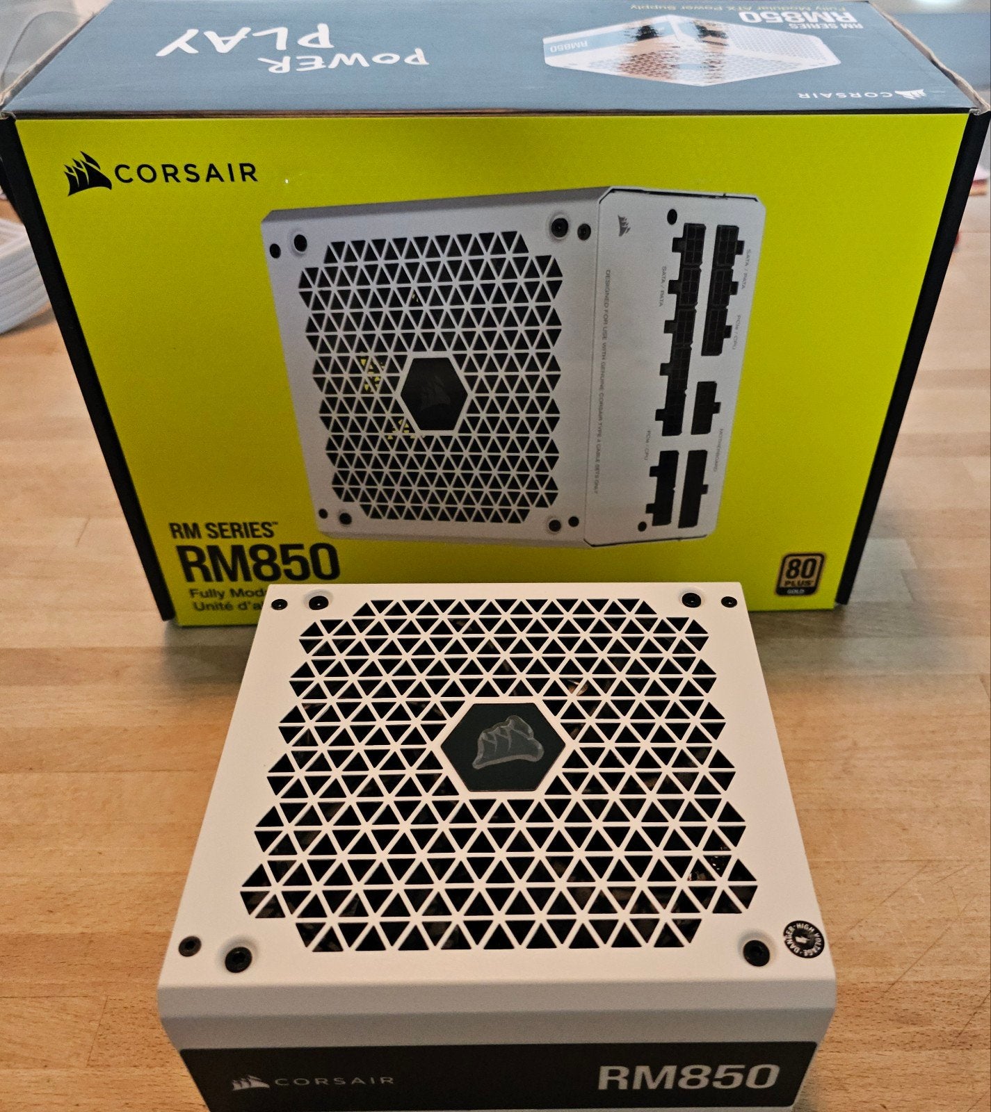 Corsair RM850 full modular white PSU, Computers en Software, Interne voedingen, Ophalen, Zo goed als nieuw