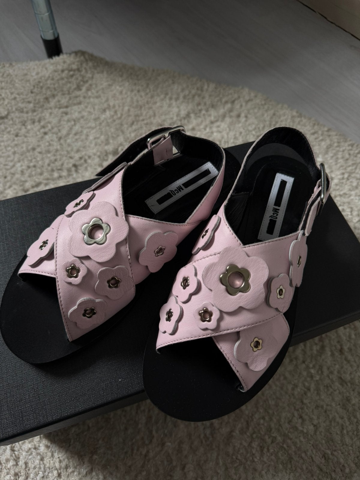 McQ Alexander McQueen Pink Floral Leather Sandals – Size 35, Verzenden, Nieuw, Sandalen of Muiltjes, Roze