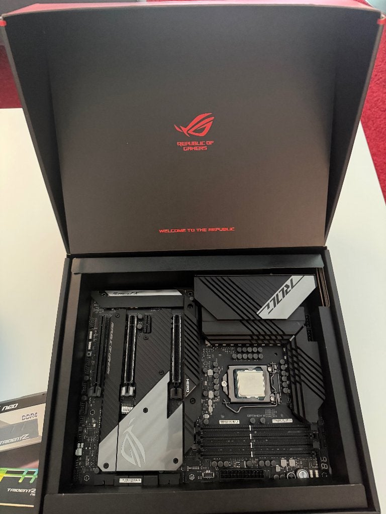 ASUS ROG Maximus XIII HERO + i9 11900K en 32GB Mem DDR4, Computers en Software, Gebruikt, DDR4, Socket 1200, Ophalen of Verzenden