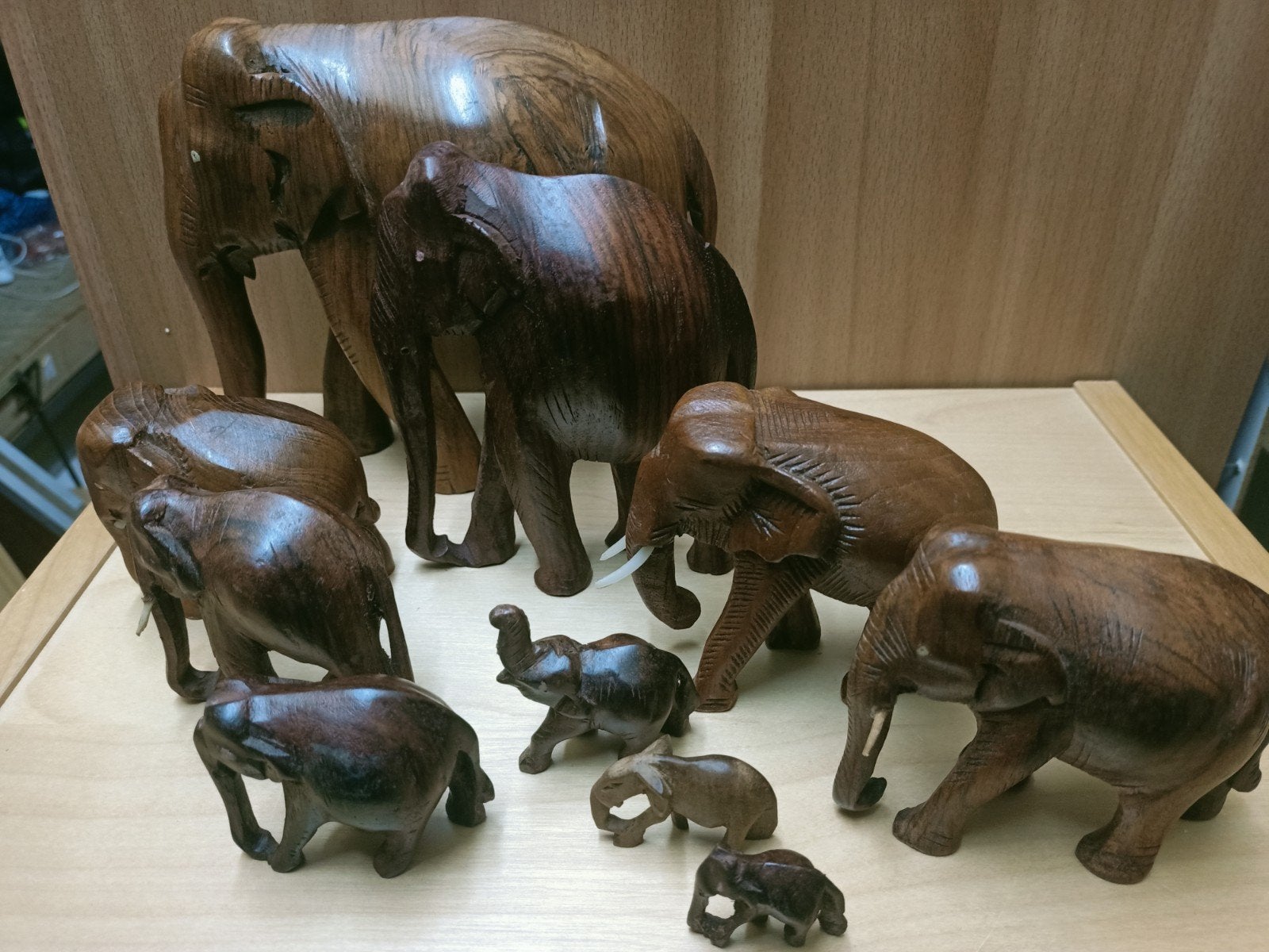 Houten olifanten beeldjes set - 10 stuks, Ophalen of Verzenden, Gebruikt, Dier