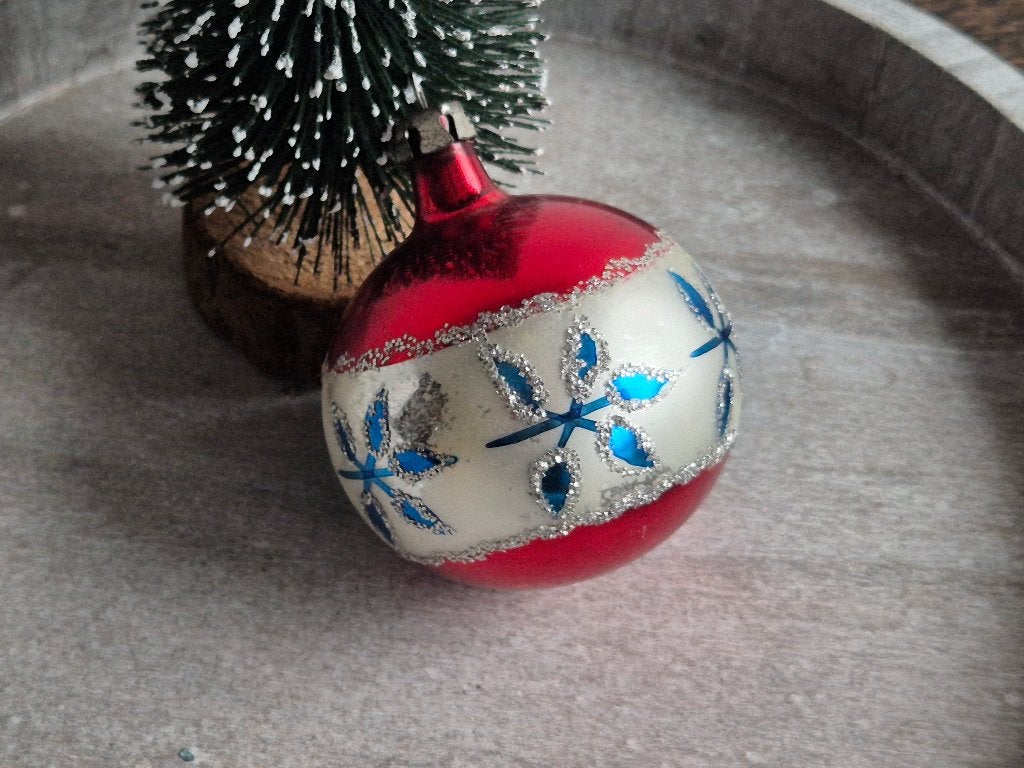 Vintage kerstbal rood/wit/blauw 574, *, Gebruikt, *, Ophalen of Verzenden