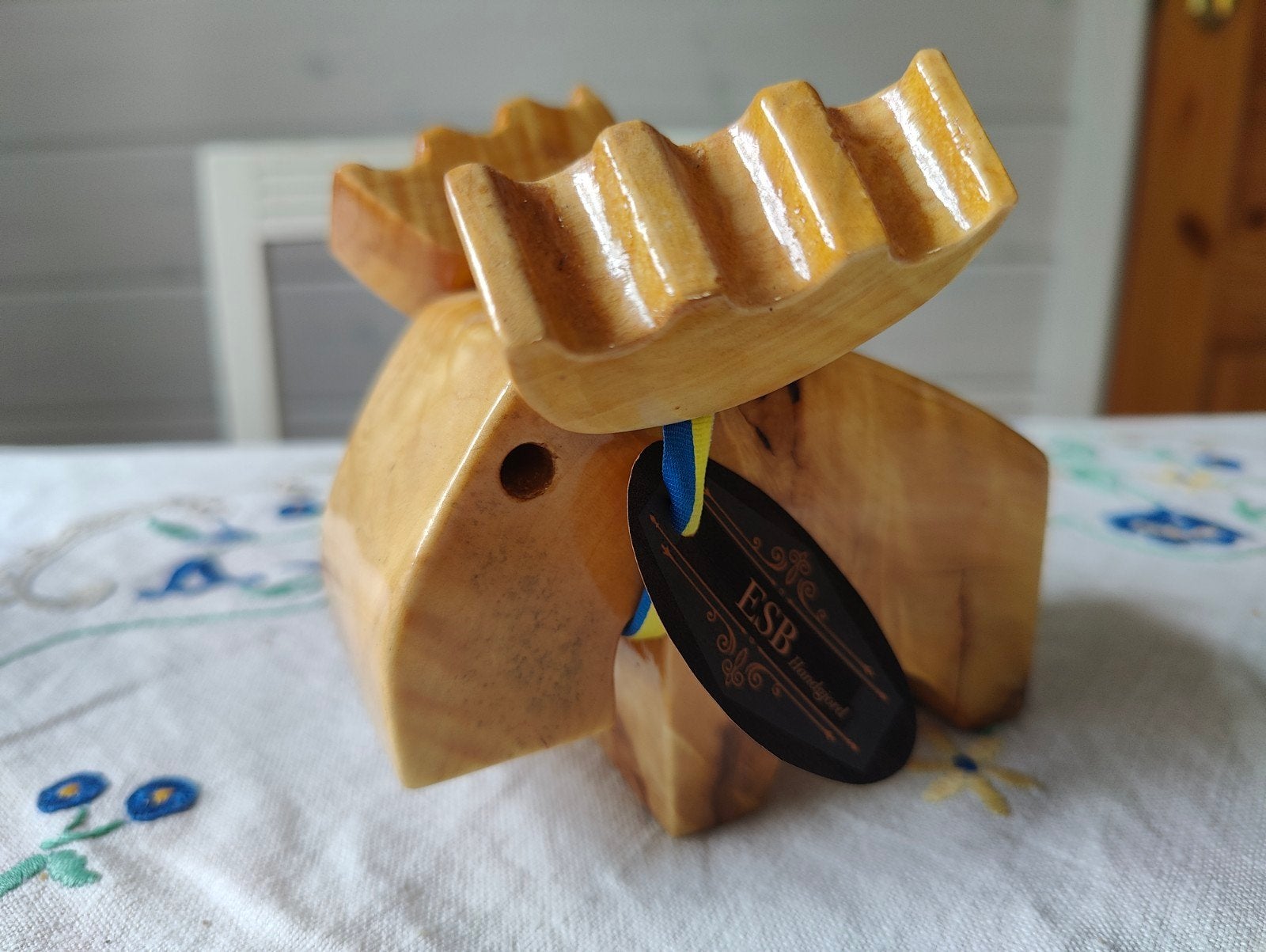 Prachtig handgemaakt Zweeds houten eland beeldje (ESB), Ophalen of Verzenden, Nieuw
