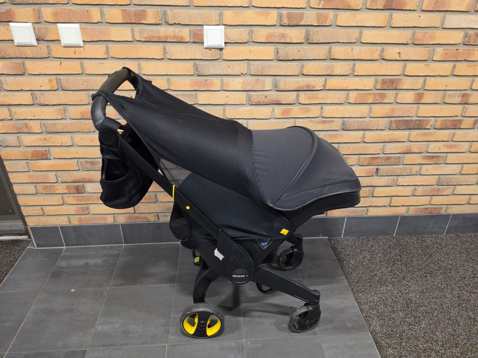 Doona+ black limited edition  autostoel en kinderwagen, Ophalen, Overige merken