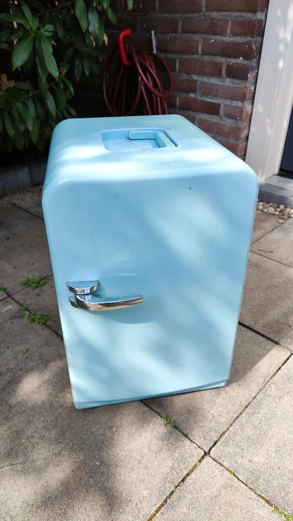 Compacte Mini Koelkast 12V en 220V, Ophalen, Minder dan 75 liter, Zonder vriesvak, Gebruikt