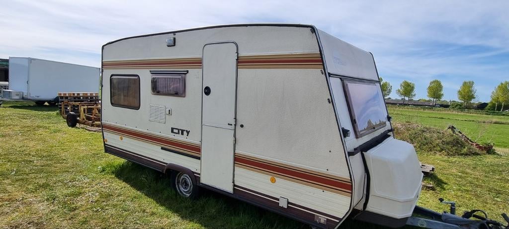 Bürstner 4353 uit 1983 met voortent en nieuwe matrassen, Rondzit, Particulier, Bürstner, 5 tot 6 meter