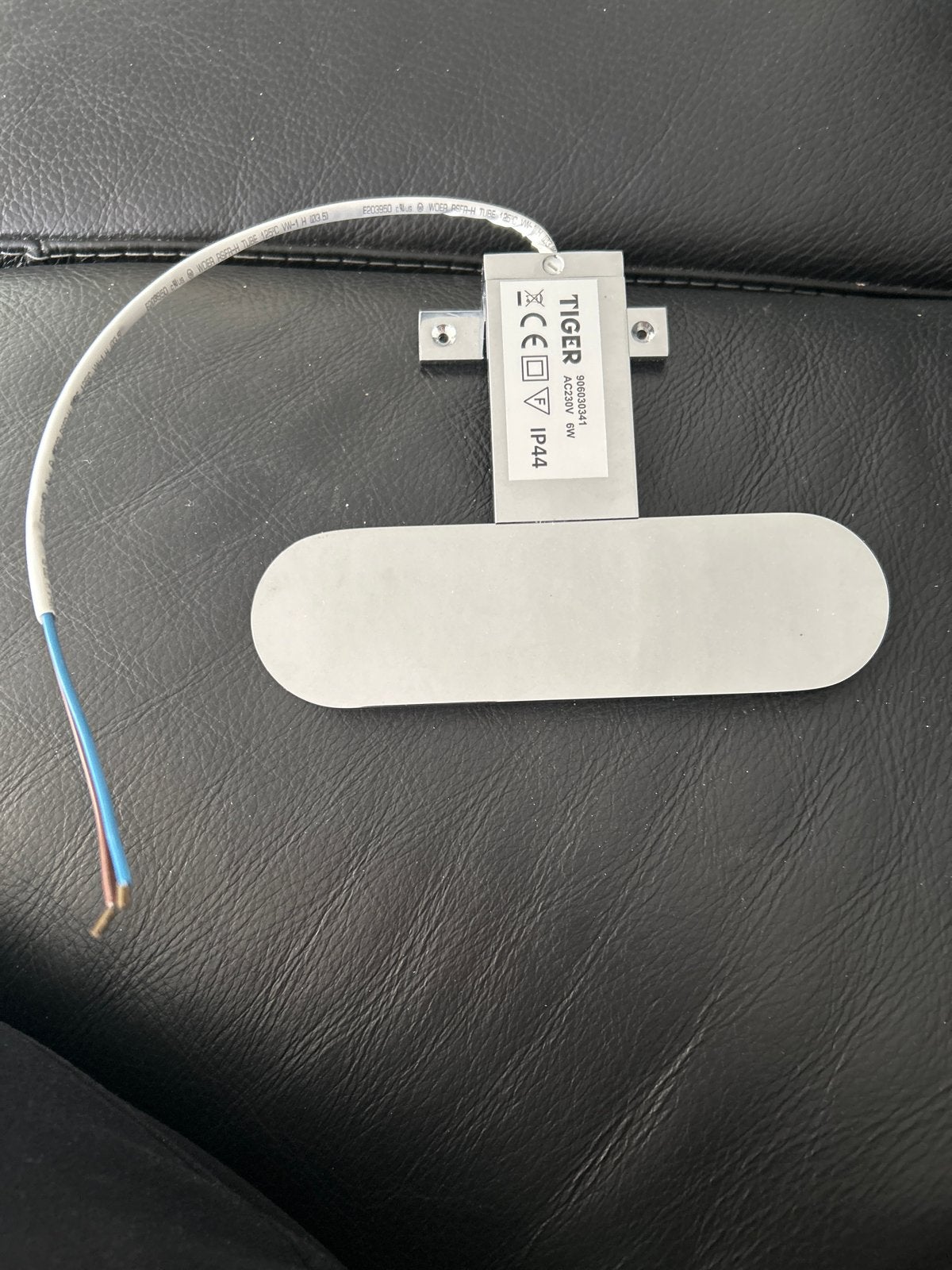 Tiger Yaro Badkamerlamp met 2 LED spots - Zilver Aluminium, Metaal, Overige merken, Nieuw, Ophalen of Verzenden
