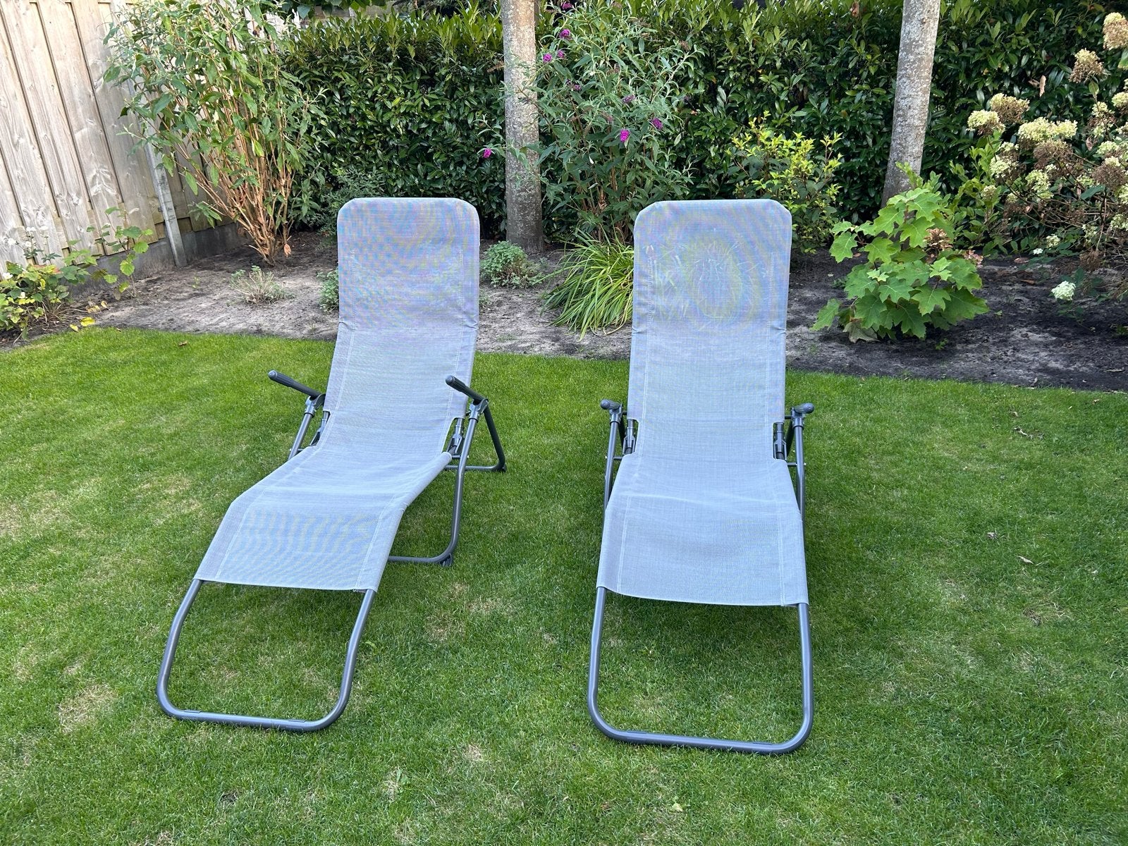 2x verstelbare ligstoelen voor tuin of balkon, Ophalen, Zo goed als nieuw, Metaal, Inklapbaar
