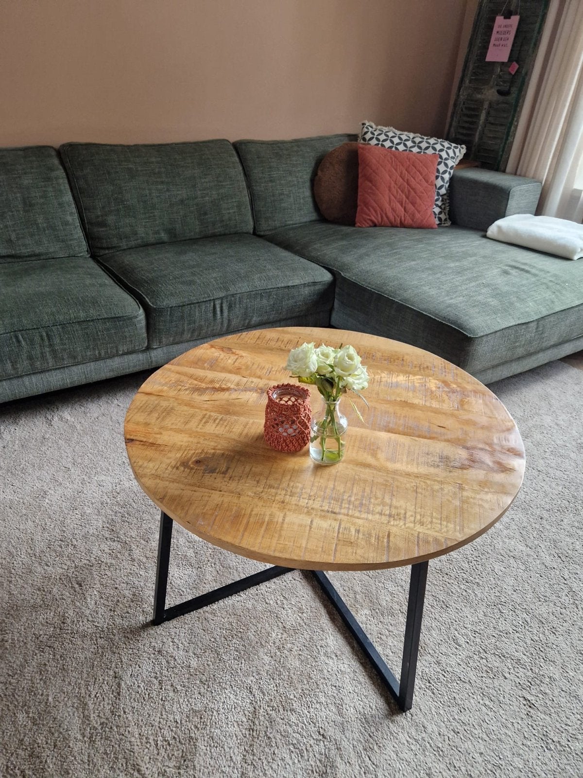 Ronde salontafel van mangohout met metalen onderstel, Huis en Inrichting, Ophalen, Gebruikt, Rond, 50 tot 100 cm