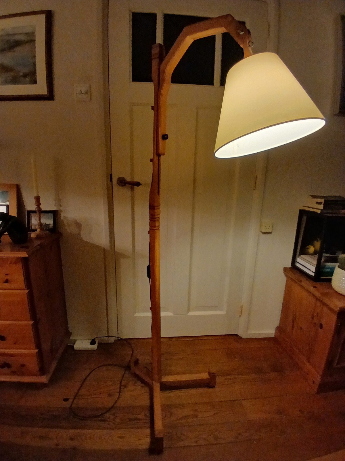 Vintage houten vloerlamp met stoffen kap, Ophalen, Vintage, Klassiek, Zo goed als nieuw, 150 tot 200 cm