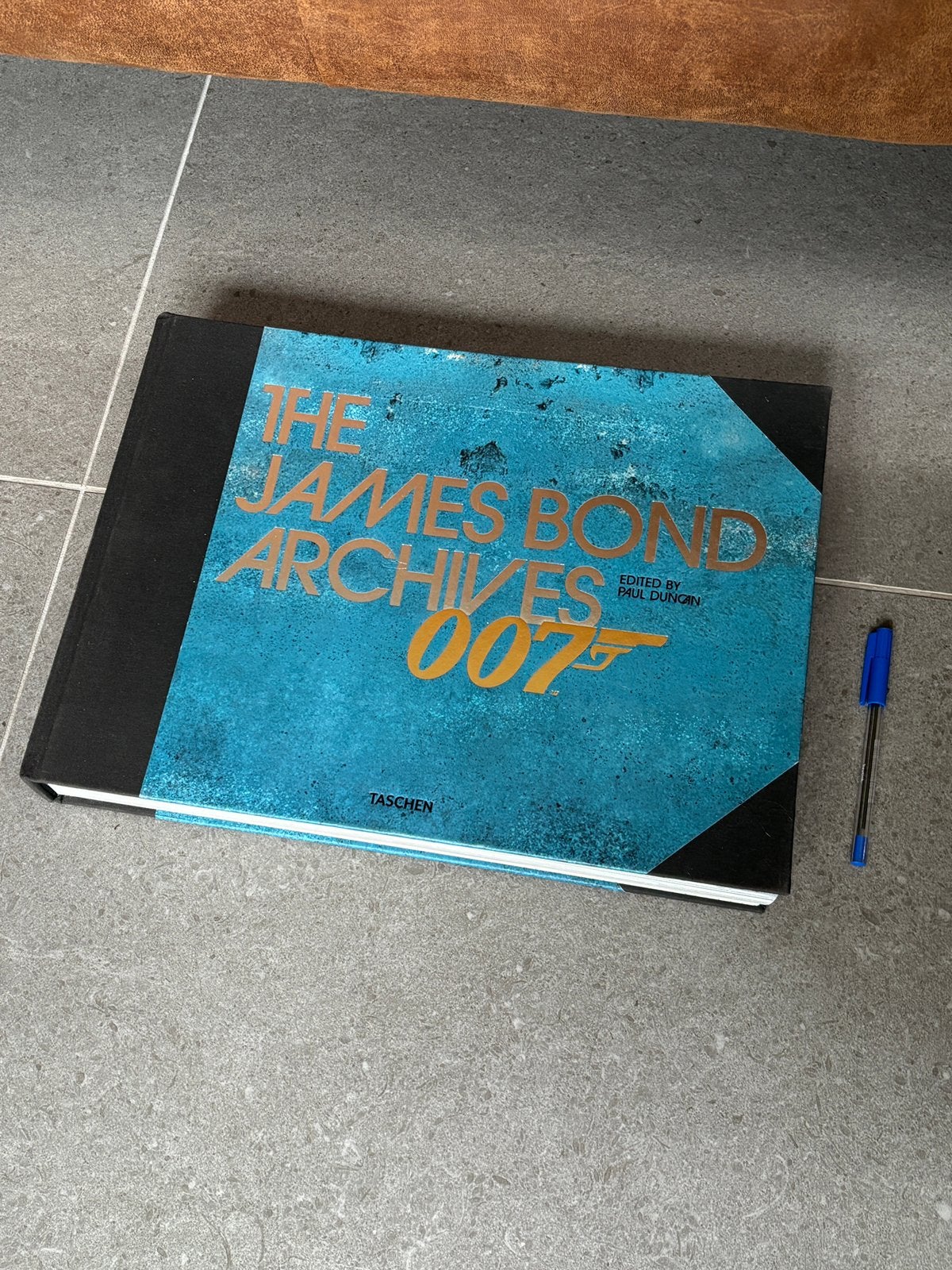 Te koop: boek The James Bond Archives, Ophalen, Zo goed als nieuw
