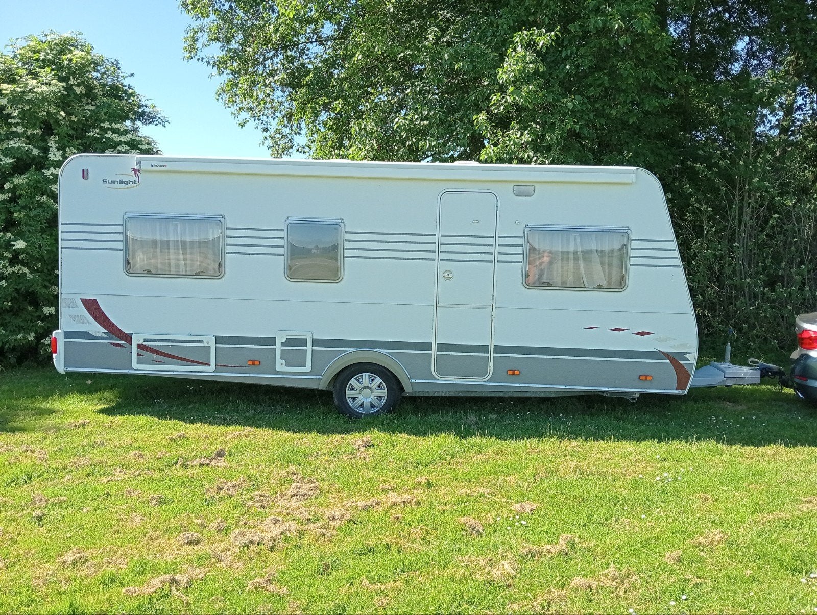Sunlight Capron 543 Caravan uit 2008 in Super Staat, Sunlight, Rondzit, Particulier, Lengtebed