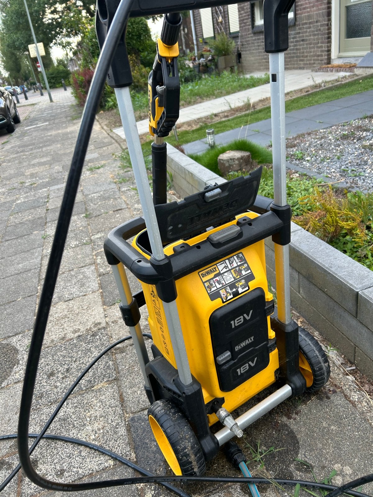 Dewalt Accu Hogedrukreiniger - Max 110 bar, Ophalen, Zo goed als nieuw, Accu, Met regelbare waterdruk