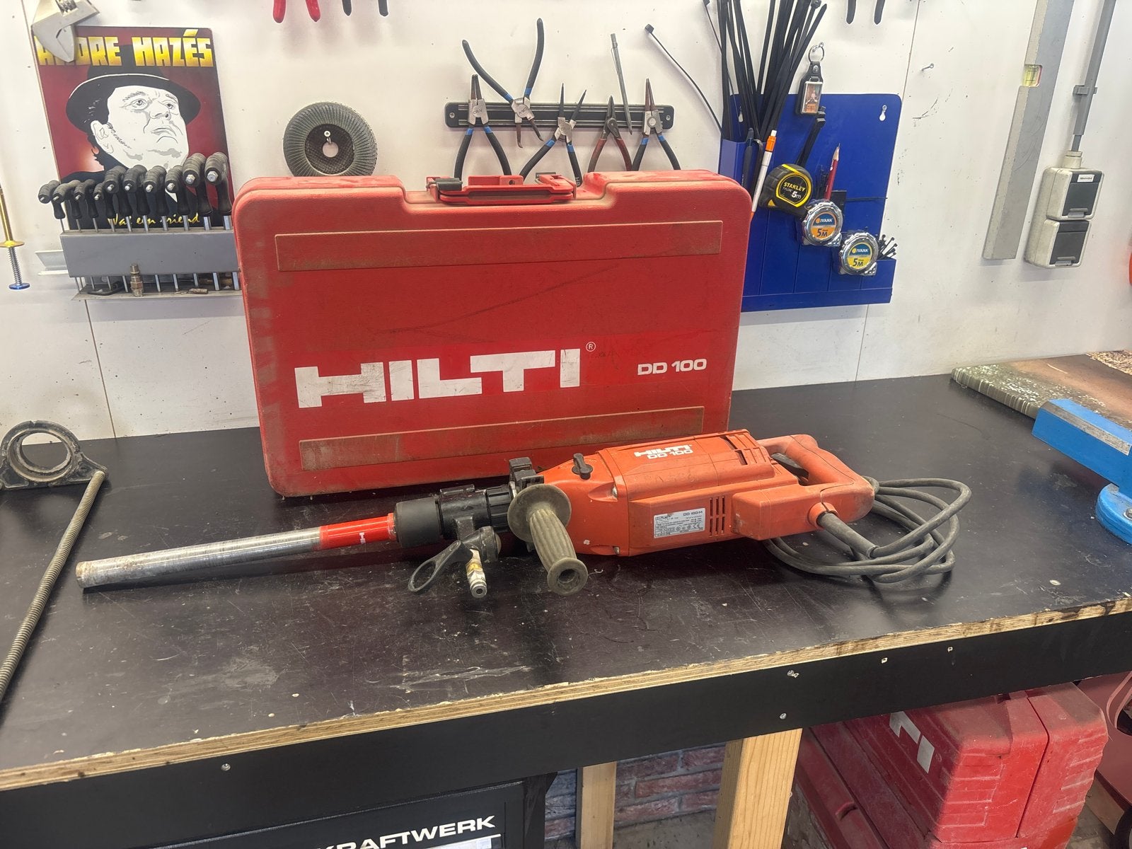 Hilti DD 100 Diamantboormachine met koffer, Ophalen of Verzenden, Gebruikt, 600 watt of meer, Boormachine