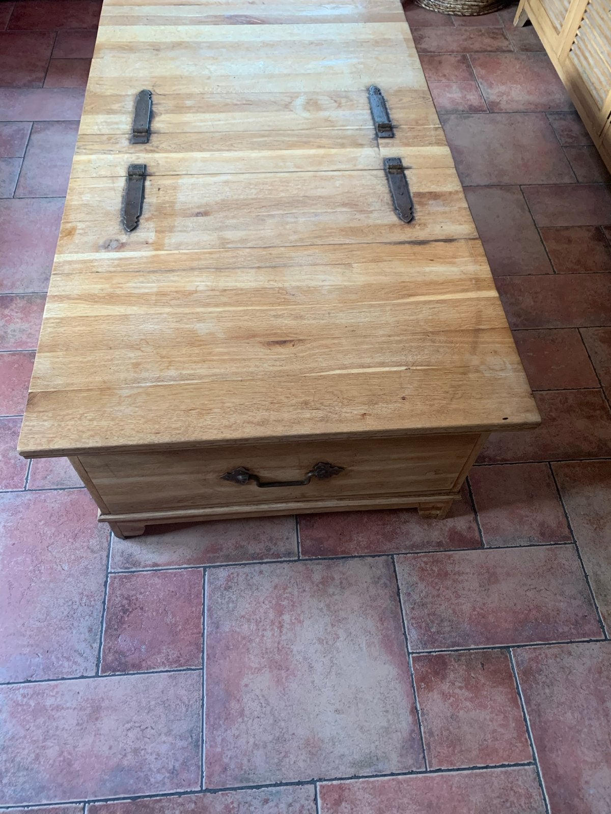 Robuuste houten salontafel met opbergruimte, Ophalen, Gebruikt, 100 tot 150 cm, 50 tot 100 cm