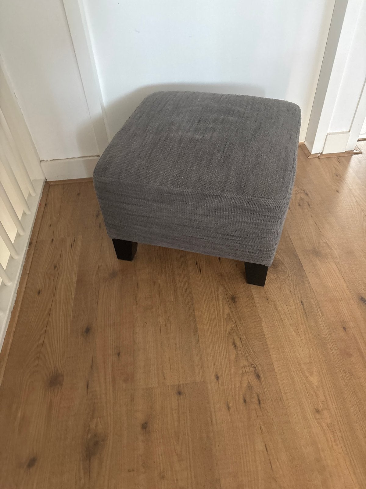 Grijze poef - zo goed als nieuw ikea, Minder dan 50 cm, Vierkant, Ophalen of Verzenden, Zo goed als nieuw