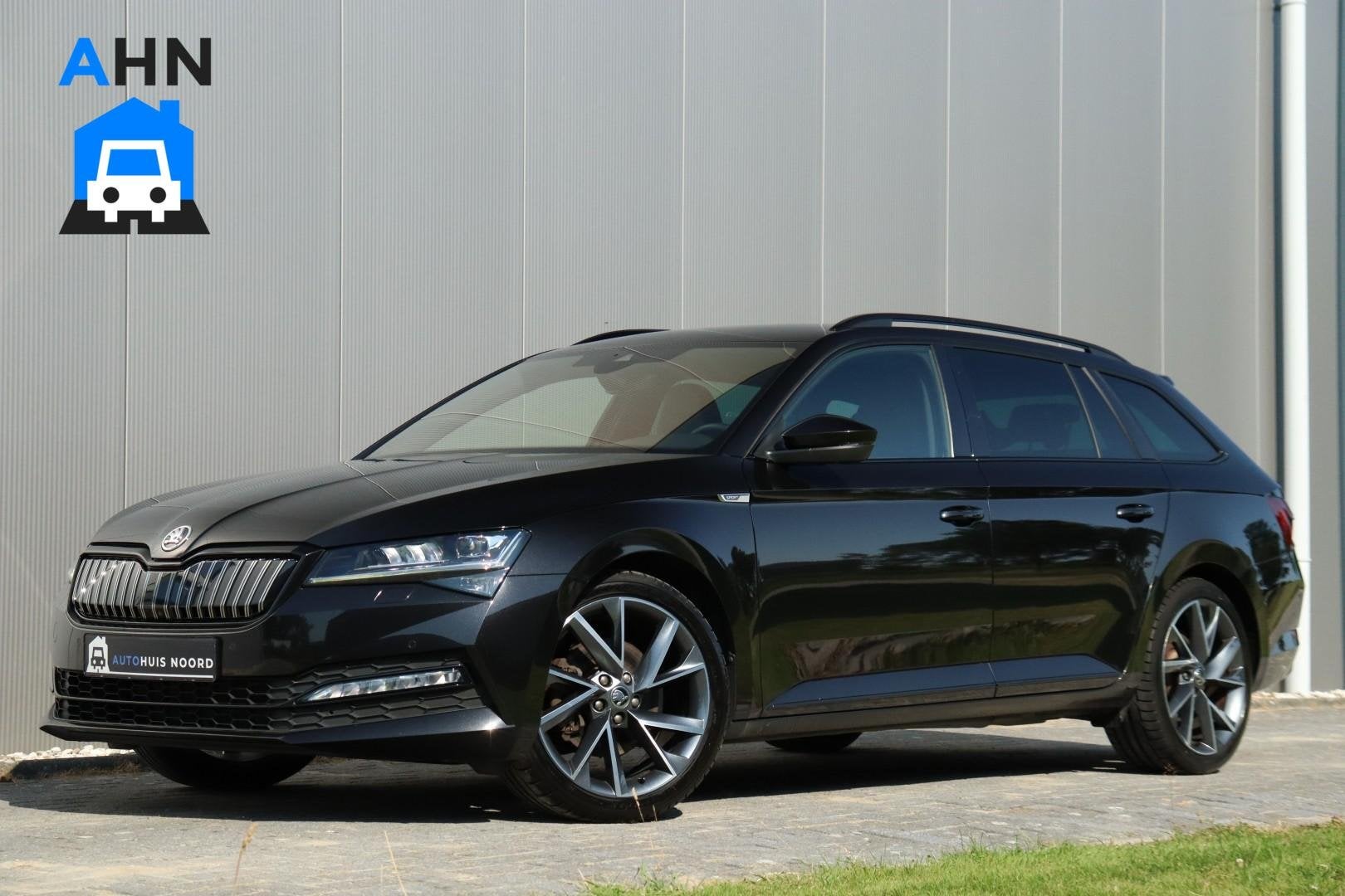 Skoda Superb Combi iV / 218 PK / DSG / Vol Opties! / Sportli, Gebruikt, 4 cilinders, Zwart, 218 pk