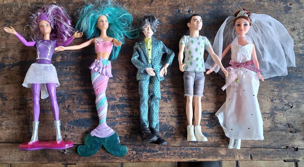 Barbie. 5 stuks.  Teab., Ophalen, Zo goed als nieuw, Pop