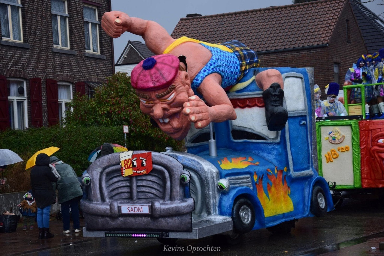 Carnavalsopbouw voor tractor, Ophalen, Gebruikt