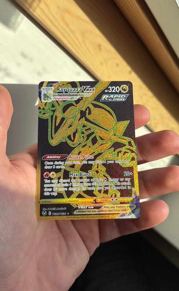 Rayquaza Vmax TG29/TG30, Ophalen of Verzenden, Zo goed als nieuw