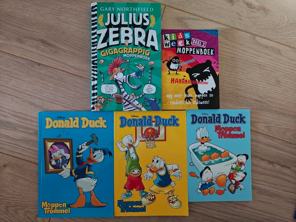 5 moppen boeken, oa Donald Duck, Ophalen, Zo goed als nieuw, Moppen