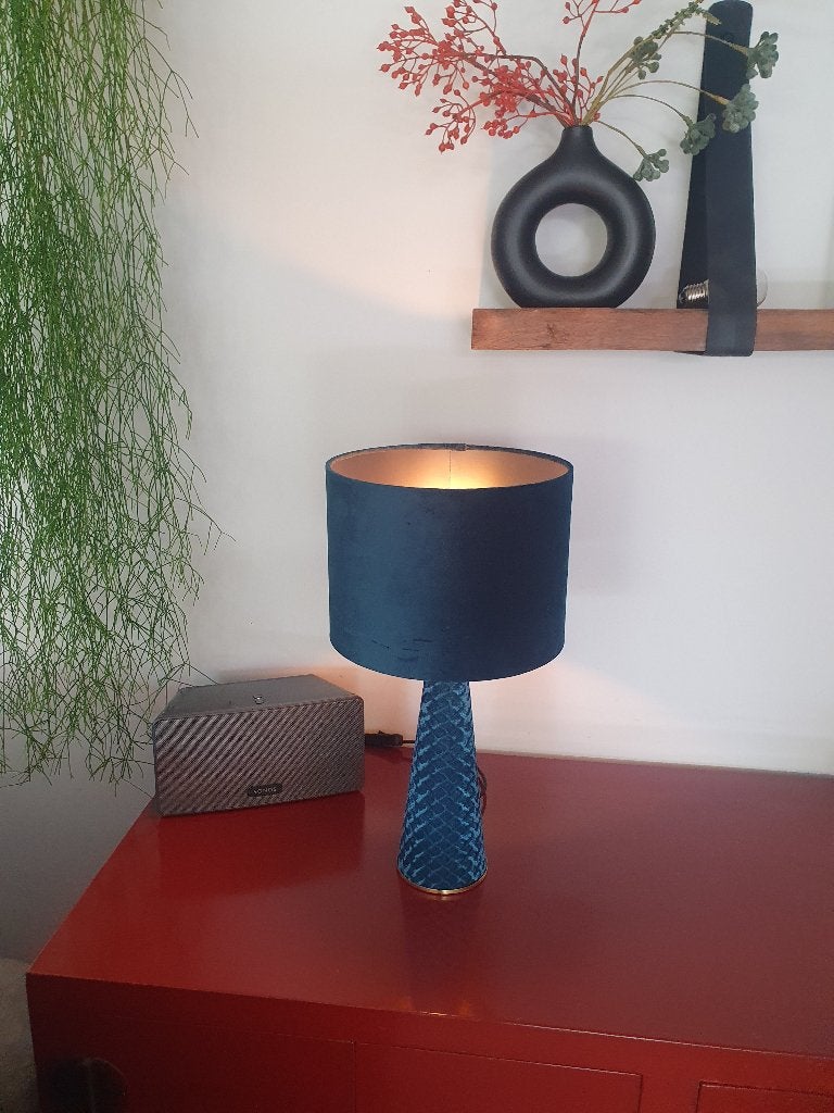 Twee spiksplinternieuwe tafellampen, Huis en Inrichting, Lampen | Tafellampen, Ophalen, Vintage/ hotelsjiek, Nieuw, Stof