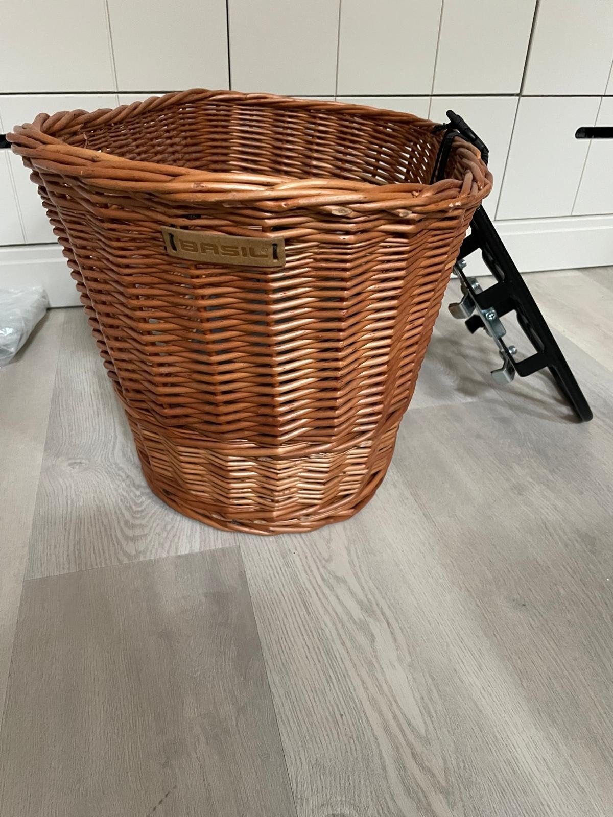 Basil fietsmand met achterbevestiging, Ophalen, Zo goed als nieuw, Fietsmand, Basil