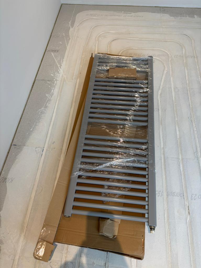 Elektrische handdoeken radiator Instamat rondo lux, Doe-het-zelf en Verbouw, Verwarming en Radiatoren, Ophalen, Radiator, Nieuw