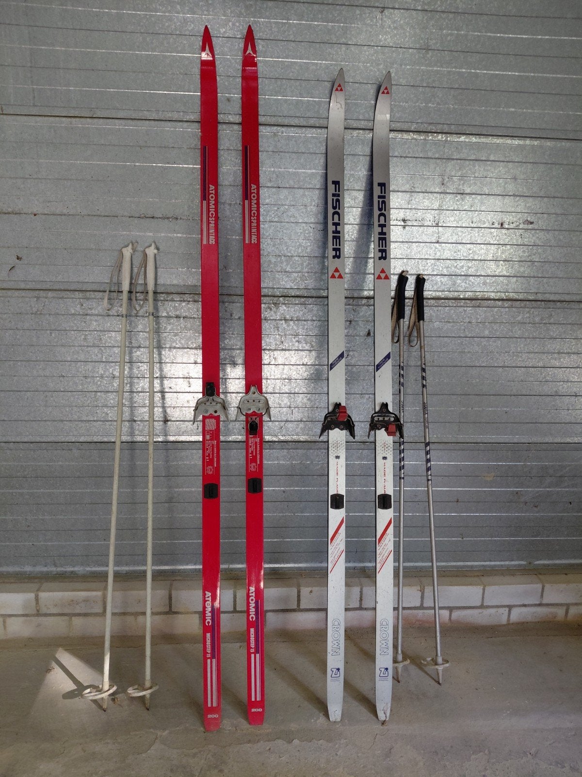 Langlaufski's Atomic en Fischer met stokken, Ophalen, Atomic, Ski's, Gebruikt