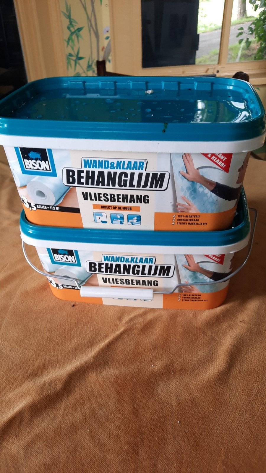 2 emmers Bison behanglijm van 2.5 kg., Tickets en Kaartjes, Eén persoon, Ticket of Toegangskaart