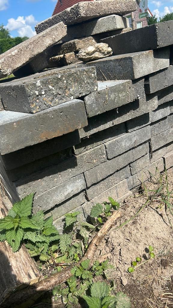 Gratis mooie grijze tegels, Tuin en Terras, Bielzen en Borders, Ophalen, Zo goed als nieuw, Minder dan 100 cm