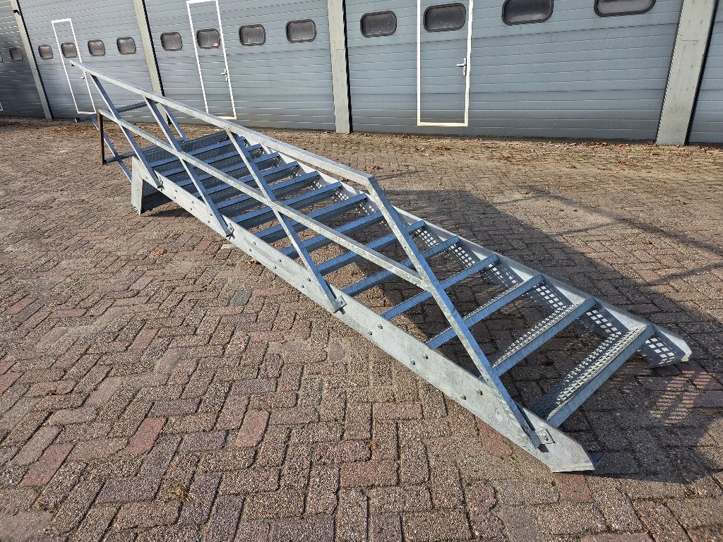 Diverse trappen met plateau, Ophalen, Gebruikt