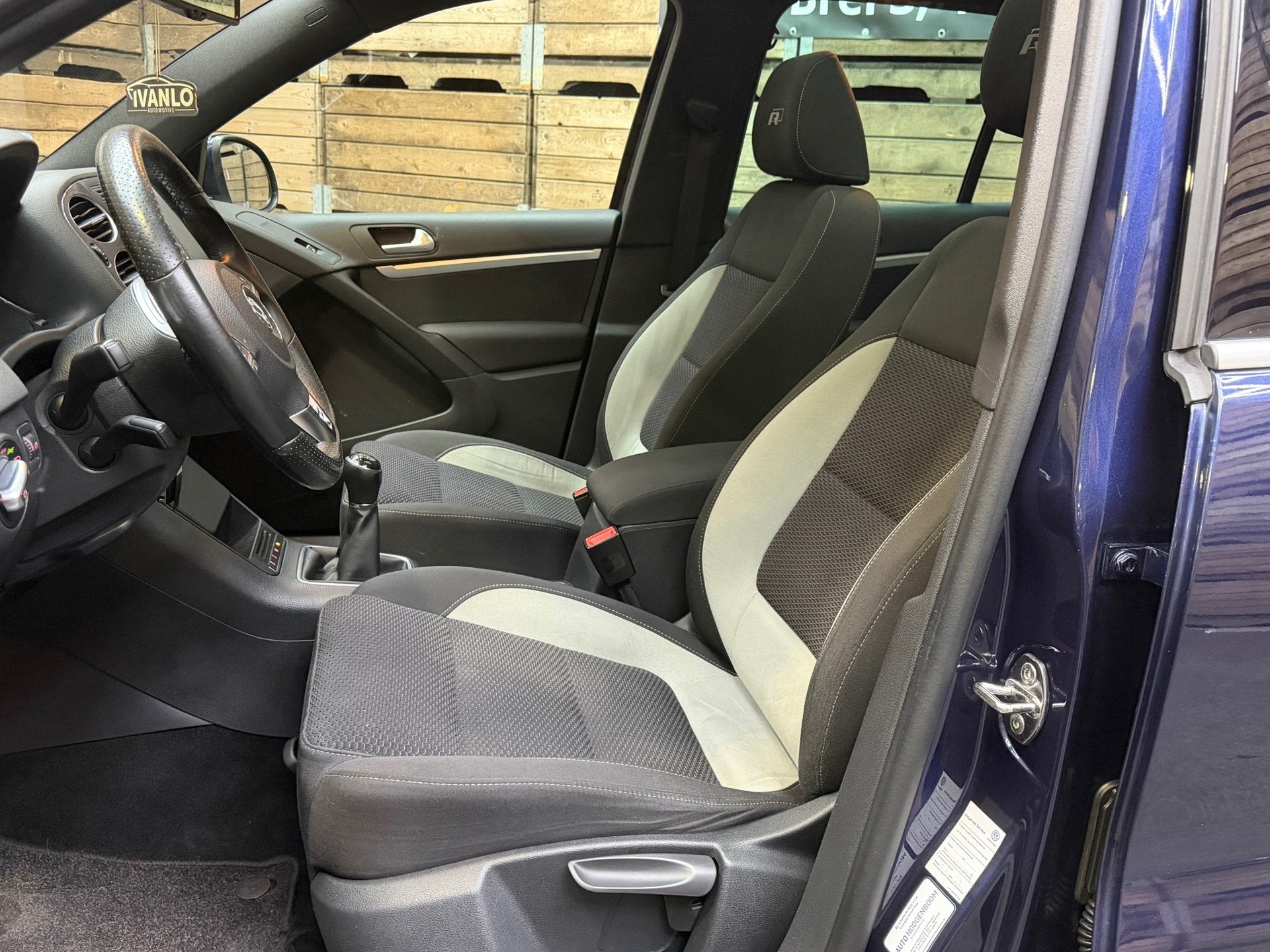 Volkswagen Tiguan 1.4 TSI R-Line Edition, Pano, Cruise, Trek, Auto's, Voorwielaandrijving, Euro 5, Gebruikt, 4 cilinders