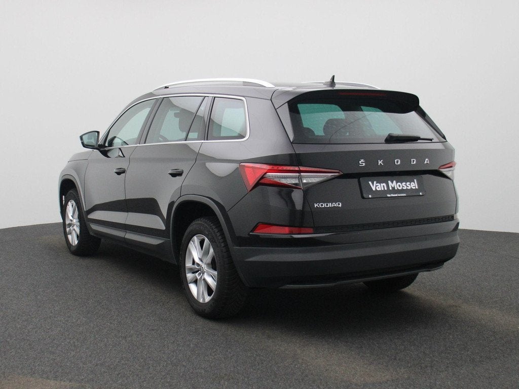 Skoda Kodiaq 1.5 TSI Business Edition | NAVIGATIE | CAMERA |, Auto's, 12 maanden, 4 cilinders, Leder en Stof, Zwart